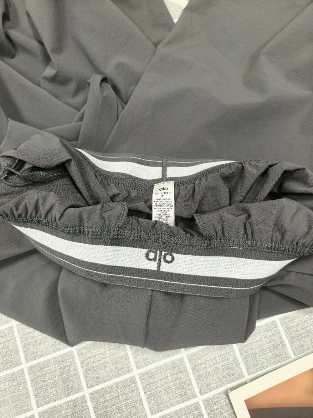 Brand New Alo Yoga💯Authentic Trouser Deep Gray (Regular XXS-XS)🥰 - Picture 7 of 7